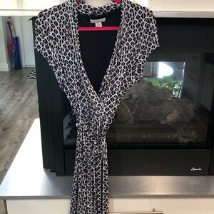 Liz Claiborne Navy and White Geometric Dress